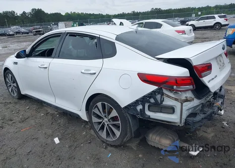 2016 Kia Optima Sx Turbo z USA, uszkodzony, nr VIN 5XXGW4L20GG062931